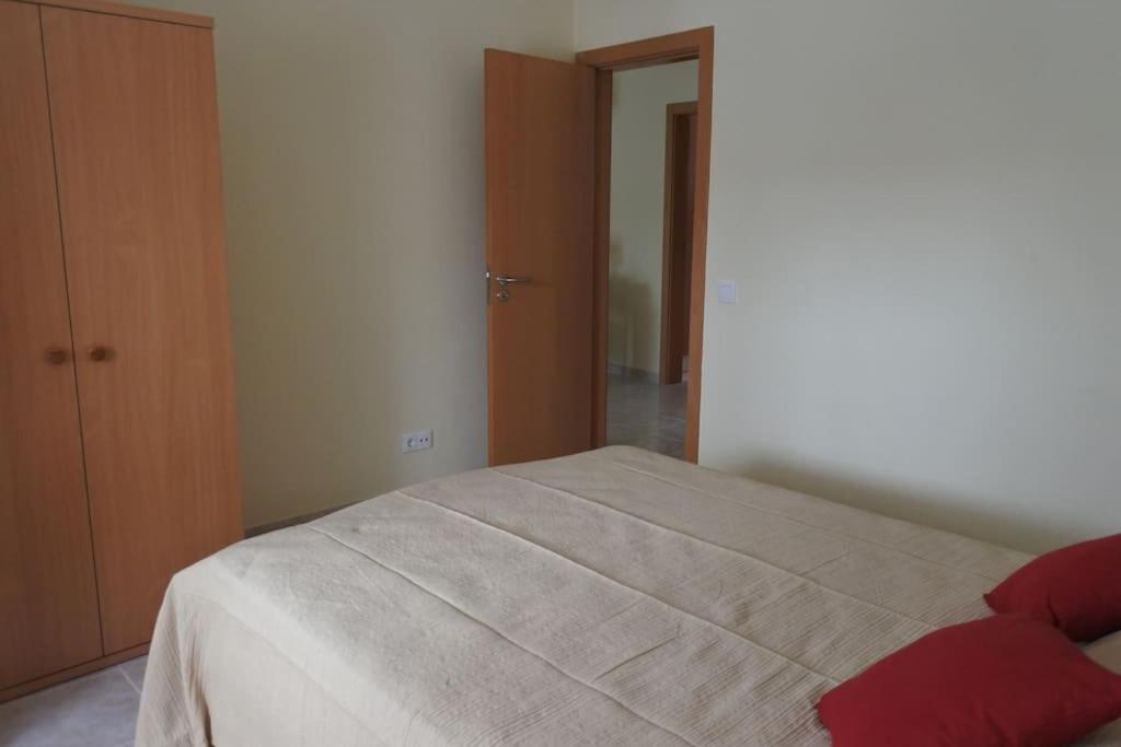 Apartamento In The Center Of Carvoeiro With Terrace