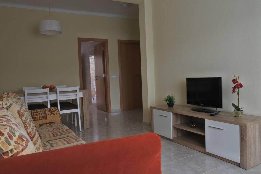 In The Center Of Carvoeiro With Terrace Apartment
